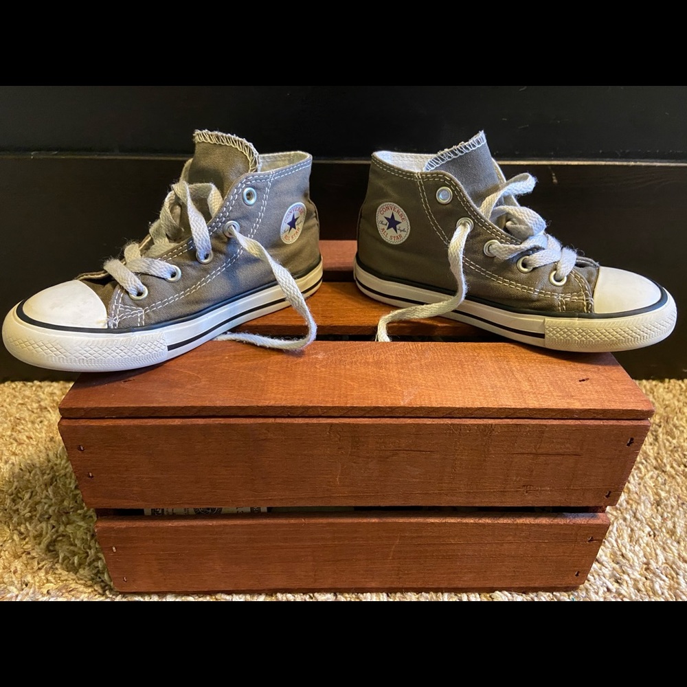 Kids converse gray high top size 9 all-Stars